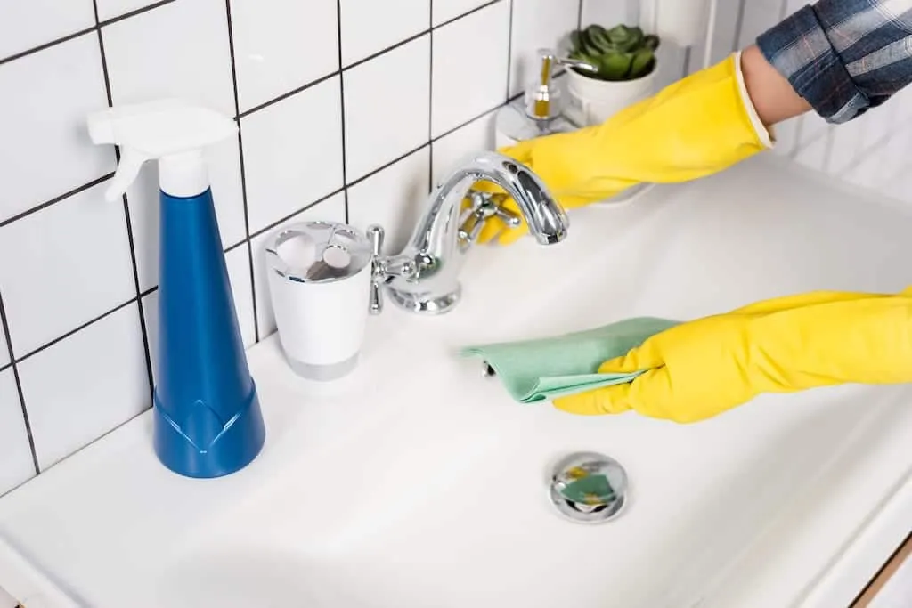 Des astuces naturelles pour une robinetterie éclatante