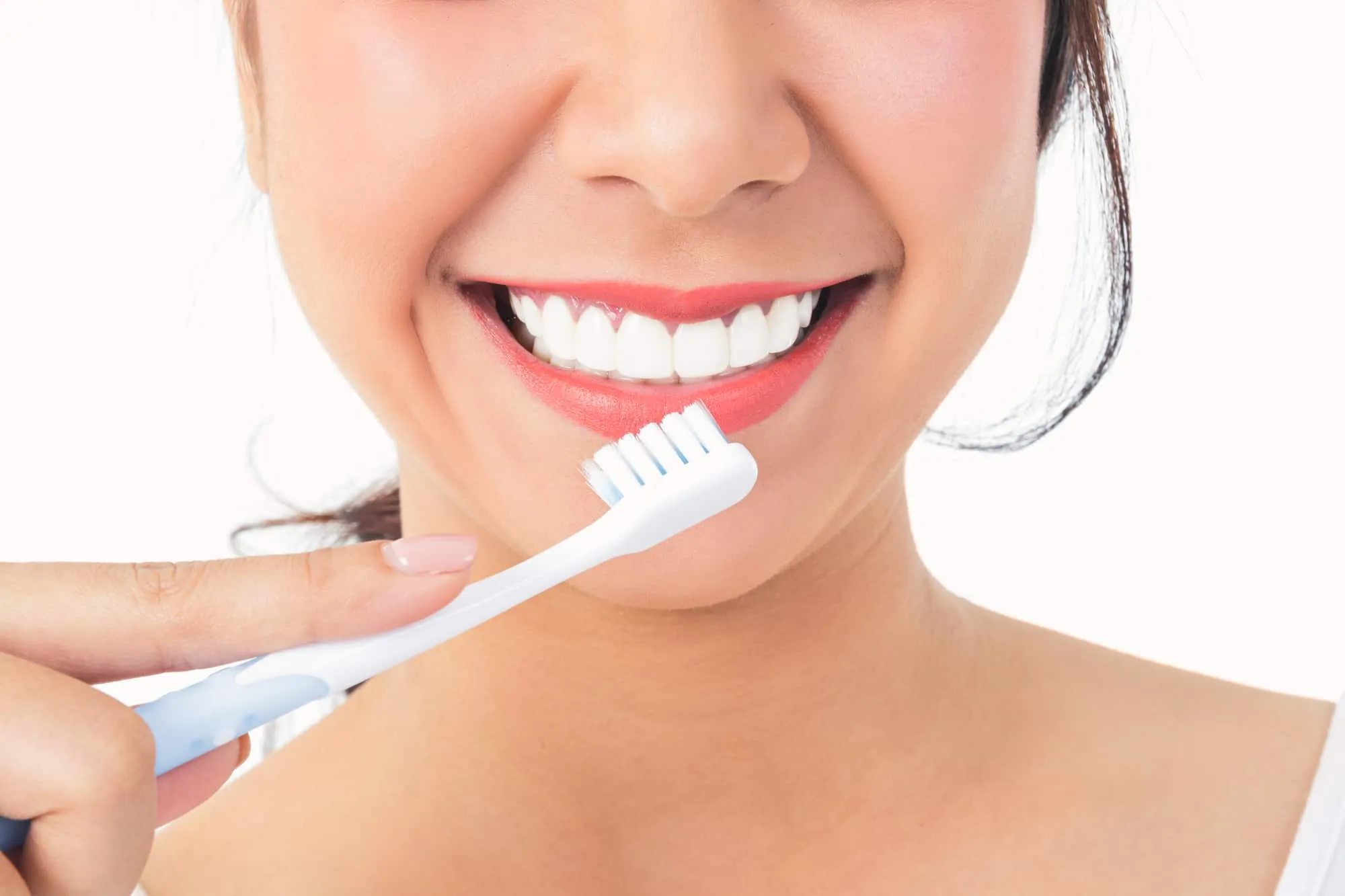 Comment obtenir des dents blanches naturellement sans produits chimiques