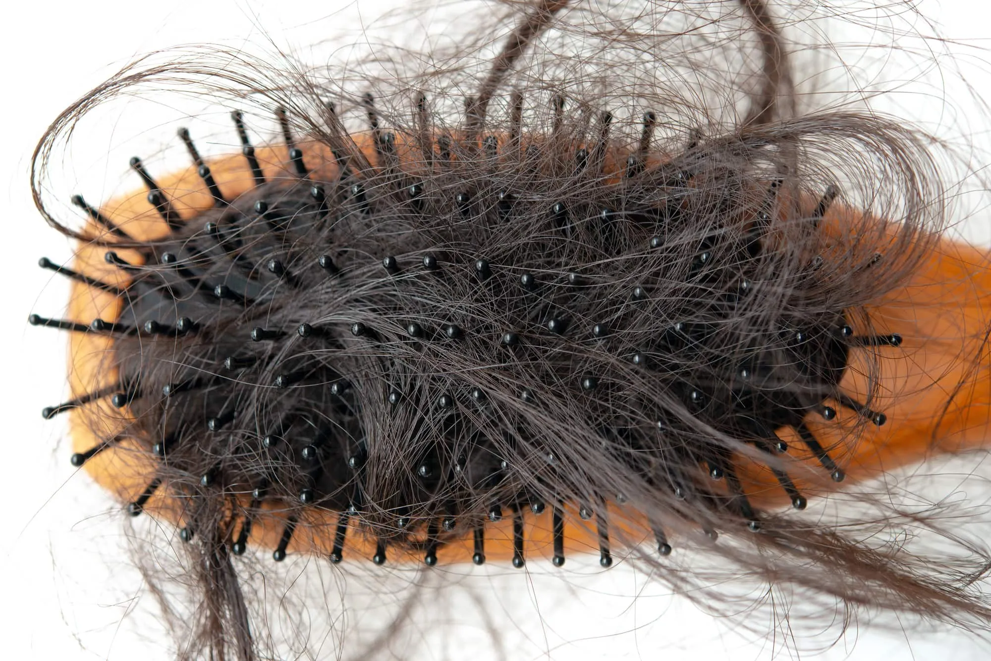 Des cheveux brillants et éclatants naturellement